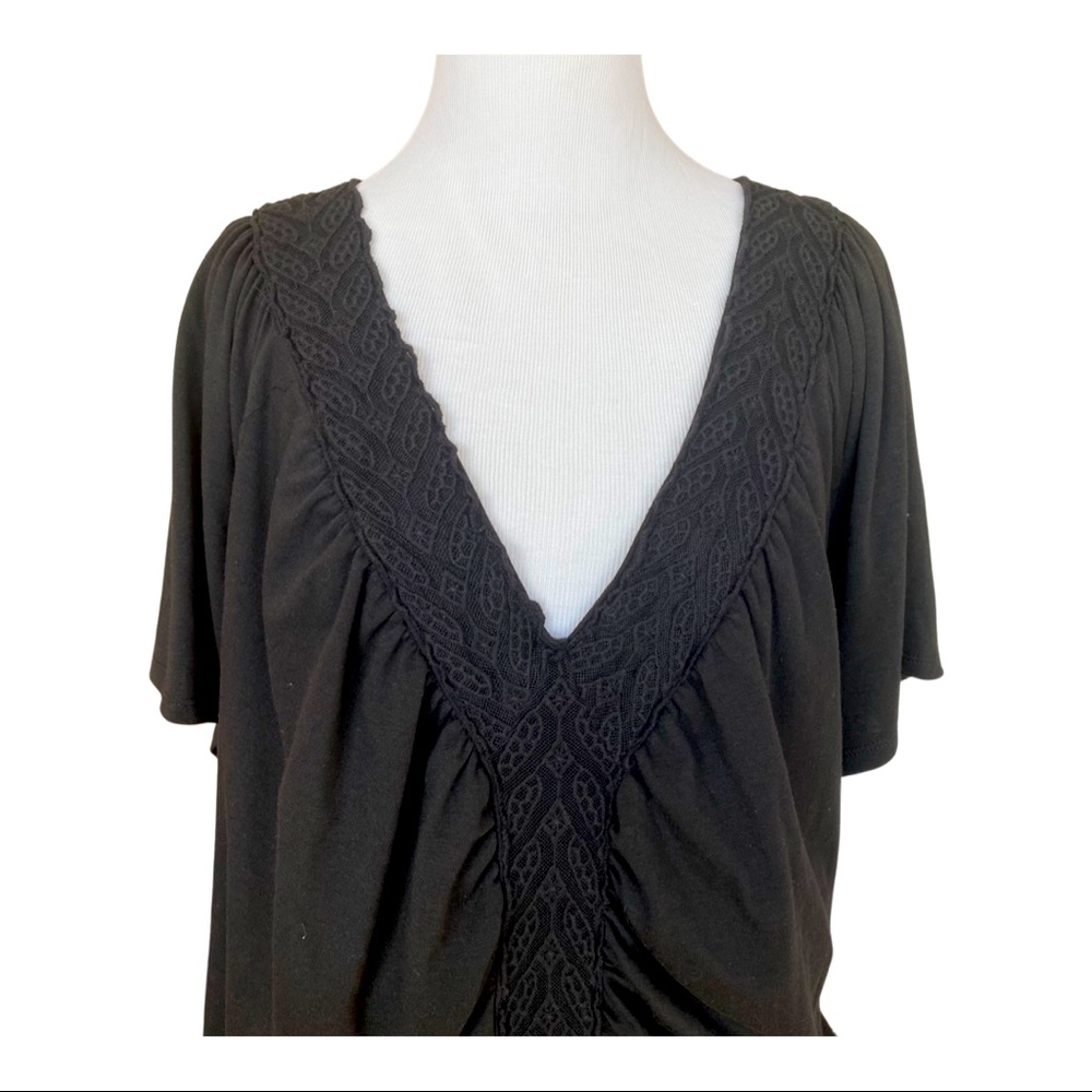 Torrid black short sleeve blouse size 4 XL